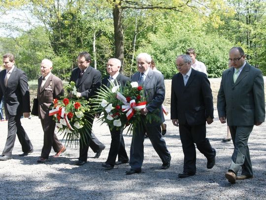 PODNIOŚLE I PATRIOTYCZNIE