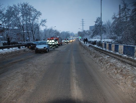 NOGA Z GAZU. NA DROGACH CIAGLE ŚLISKO!