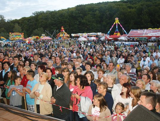 KINO POD CHMURKĄ I GWIAZDY SERIALI