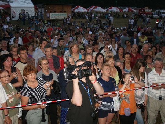 „KINO POD GWIAZDAMI” CIĄGLE PEŁNE PUBLICZNOŚCI