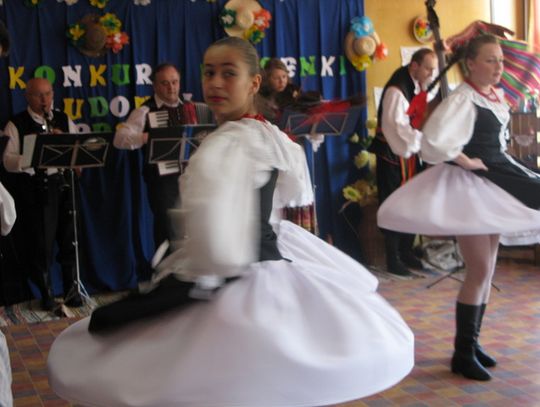 FOLKLOR OD NAJMŁODSZYCH LAT