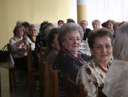 ŻYCZENIA, KWIATY I ZMIANY W ZARZĄDZIE