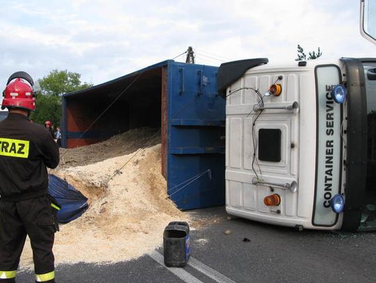 GRZMOTNĄŁ AŻ WIÓRY POLECIAŁY