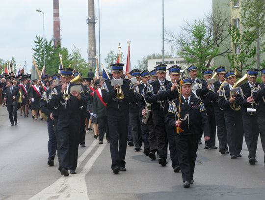 3 MAJA: RADOSNE ŚWIĘTO NA SMUTNO