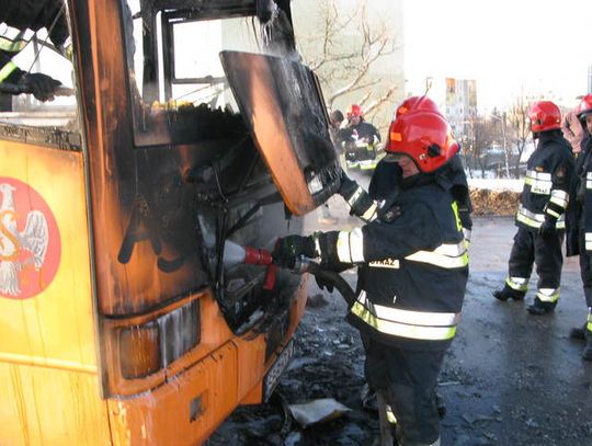 SZKOLNY AUTOBUS W OGNIU!