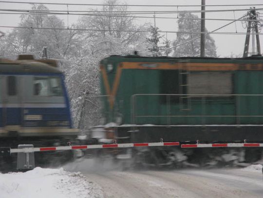 POCIĄGI NADAL OPÓŹNIONE