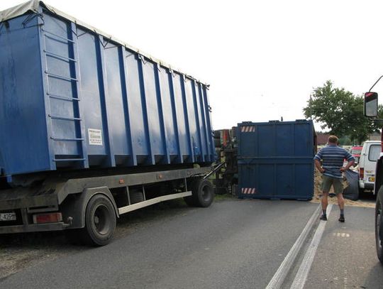 GRZMOTNĄŁ AŻ WIÓRY POLECIAŁY