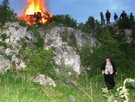 SOBÓTKA POSZŁA Z BIAŁYM DYMEM