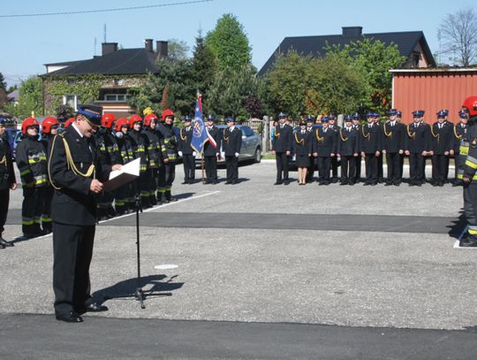 MEDALE I AWANSE ŚWIĄTECZNYM PREZENTEM