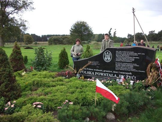 W NAGRODĘ ODWIEDZIŁ KATYŃ