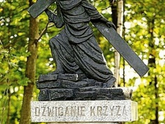 KLASZTOR OKRADZIONY Z FIGUR