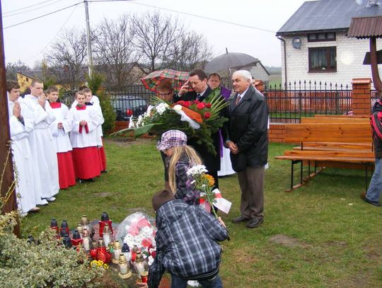 WIECZNY ODPOCZYNEK RACZ IM DAĆ PANIE