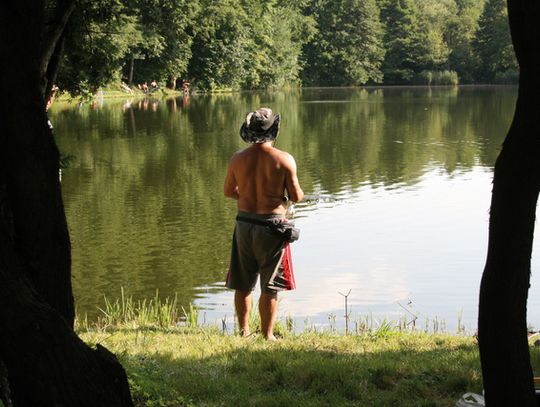 PSTRĄG KRÓLOWAŁ NA BŁONIACH