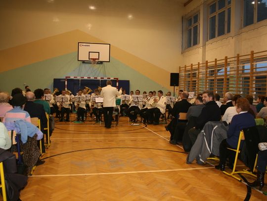 GRYWALI DLA PAPIEŻY, ZAGRALI DLA ŻAREK LETNISKA