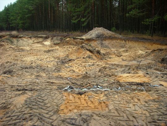 ŚMIECI ZNIKNĘŁY DOŁY NIE