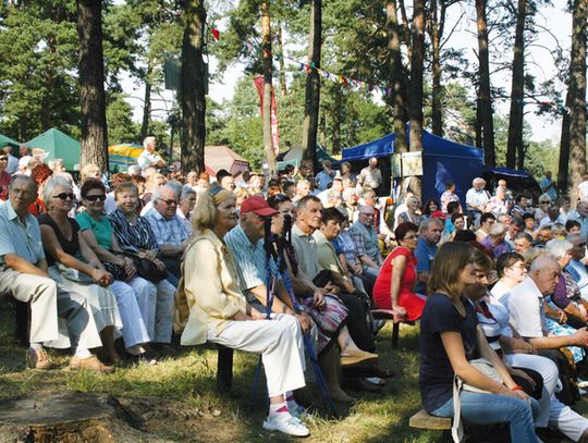 PRAWDZIWA UCZTA FOLKLORU   