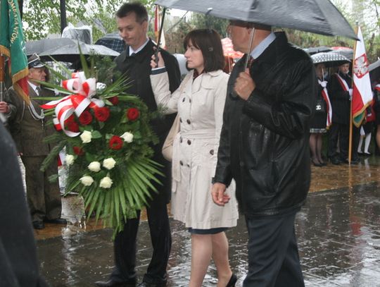 MIMO NIEPOGODY ŚWIĘTA UCZCZONE