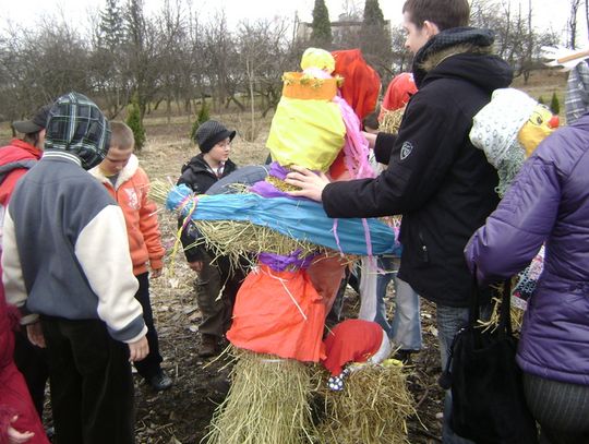 WIOSNA PRZYWITANA, „ZIMY” SPŁONĘŁY NA STOSIE