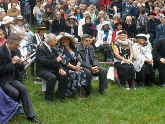 U HRABINY NA IMIENINACH