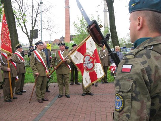 3 MAJA: RADOSNE ŚWIĘTO NA SMUTNO