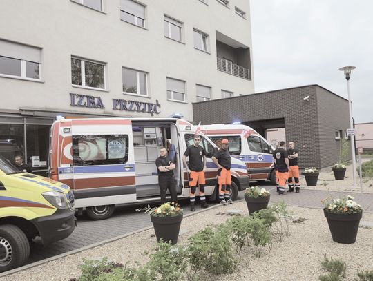 RATOWNICY MEDYCZNI ROZPOCZĘLI PROTEST, CHCĄ PODWYŻEK!