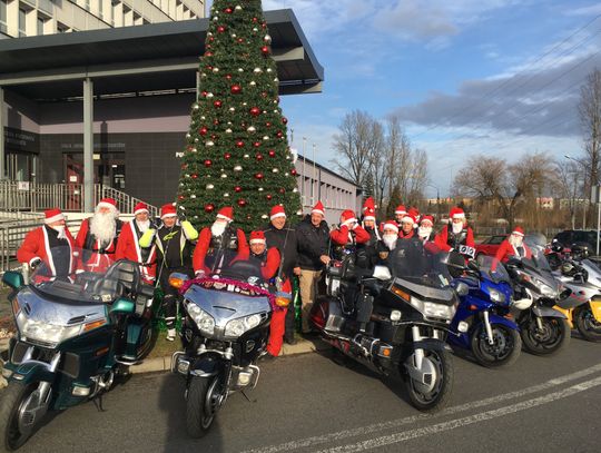 Mikołaje na motorach w centrum Myszkowa