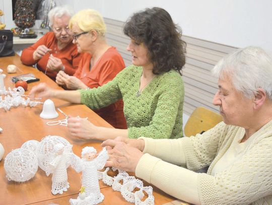 ŚWIĄTECZNE KOLĘDOWANIE, POTRAWY I ŻYCZENIA