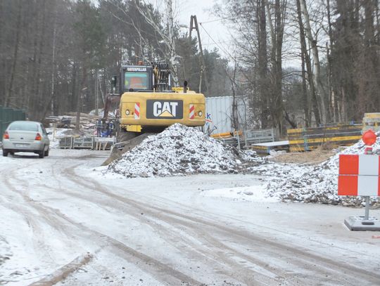 Z UCIĄŻLIWYMI OBJAZDAMI CO NAJMNIEJ DO KWIETNIA