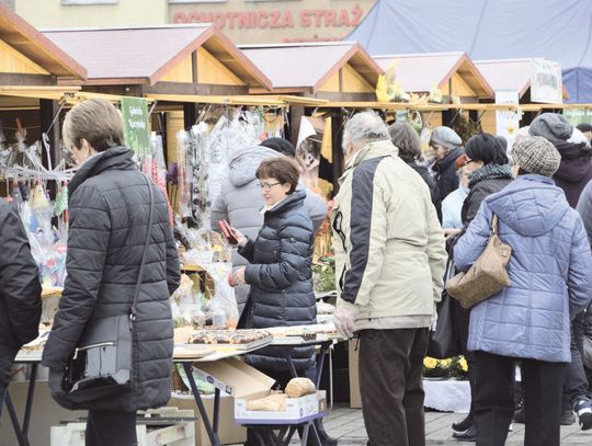 TRADYCYJNY JARMARK WIELKANOCNY NA SIEWIERSKIM RYNKU