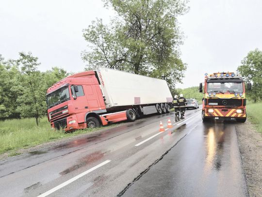 TO PRZECIEŻ OCZYWISTE, ŻE JAK JEST MOKRO TO TAKŻE ŚLISKO